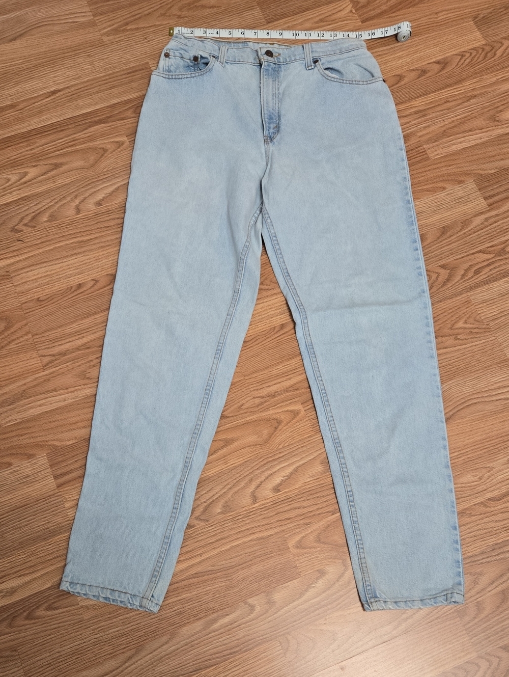 Light Wash Women’s High-Rise Jeans